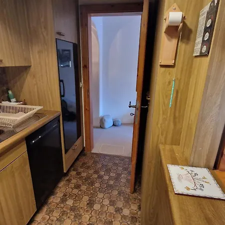 Daire Chesa Bellaval, Haus La Vuolp 2-zimmer-dachwohung