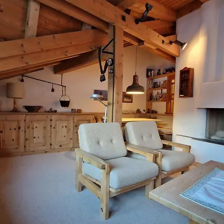 Daire Chesa Bellaval, Haus La Vuolp 2-zimmer-dachwohung Silvaplana
