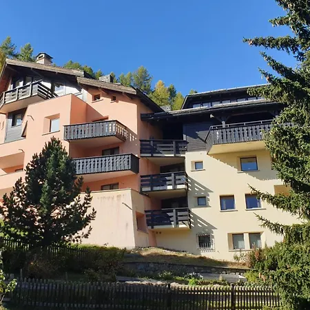 Chesa Bellaval, Haus La Vuolp 2-zimmer-dachwohung Apartamento *
