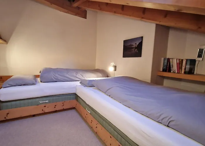 Daire Chesa Bellaval, Haus La Vuolp 2-zimmer-dachwohung