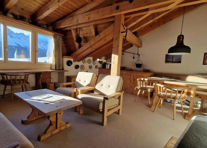 Chesa Bellaval, Haus La Vuolp 2-zimmer-dachwohung Silvaplana