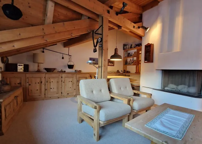 Daire Chesa Bellaval, Haus La Vuolp 2-zimmer-dachwohung Silvaplana