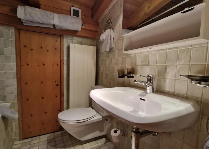 Chesa Bellaval, Haus La Vuolp 2-zimmer-dachwohung Daire *