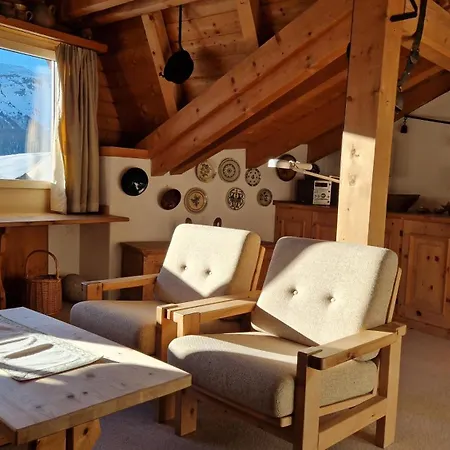 Chesa Bellaval, Haus La Vuolp 2-zimmer-dachwohung * Silvaplana